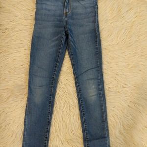 Girls Levi's jeans